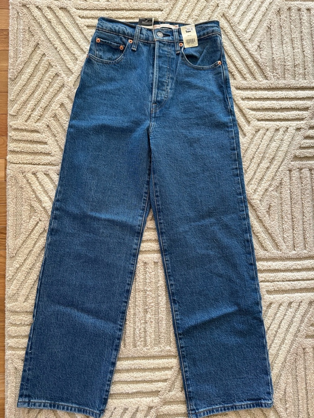 Levi's Women's Ribcage Straight Ankle  Jeans in Blue Wash